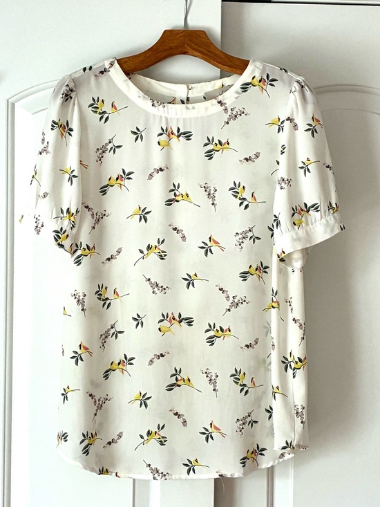 LOFT Tops - Like New! Loft Women's White Floral Short Puff Sleeve Blouse